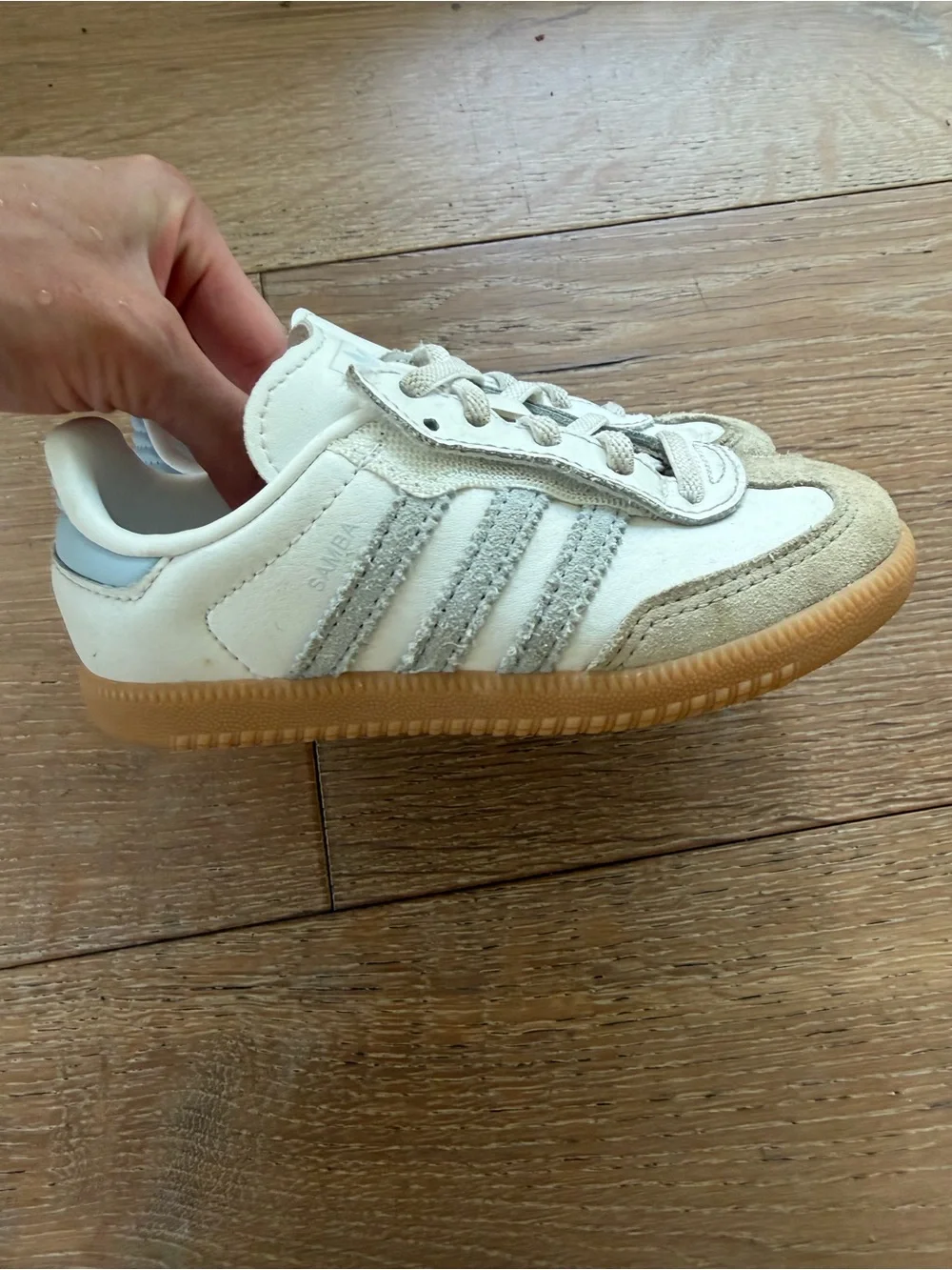 adidas Kids samba White & Light Gray Suede-Trim Sneakers